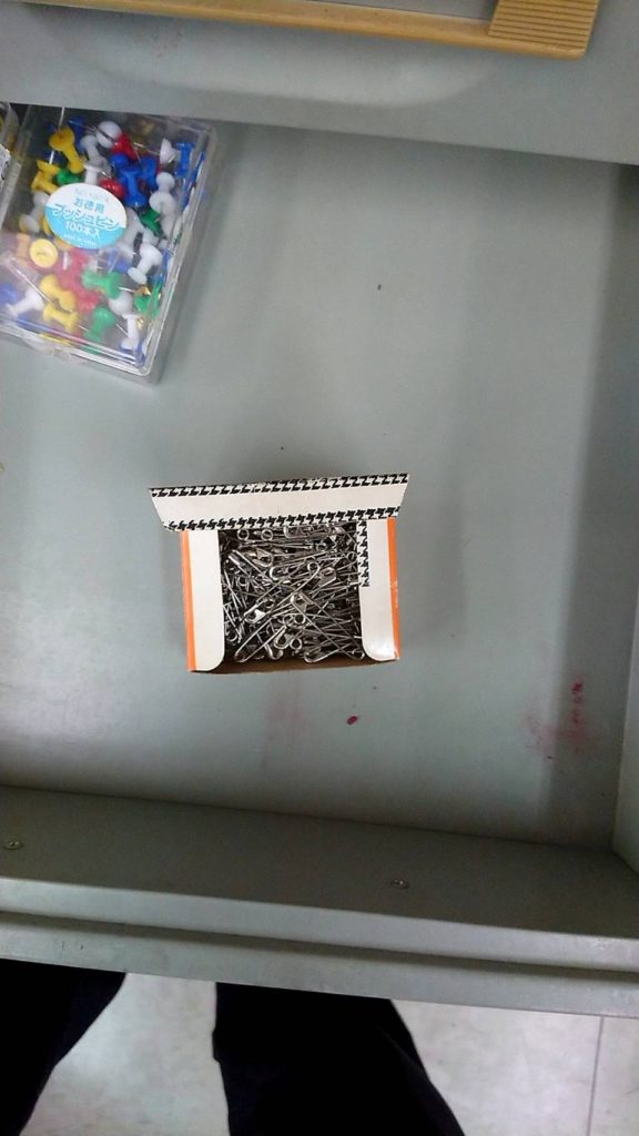 安全ピン　セット